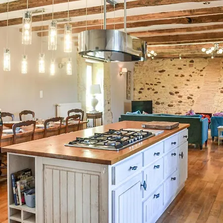 In Montferrand-du-perigor With Kitchen Feriehus